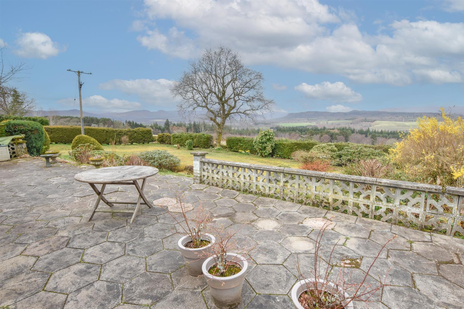 Property Under Offer in Dingwall IV7 8AW Munro & Noble, Estate Agents